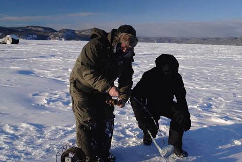 Pêche blanche : choix d'un emplacement et technique de jig